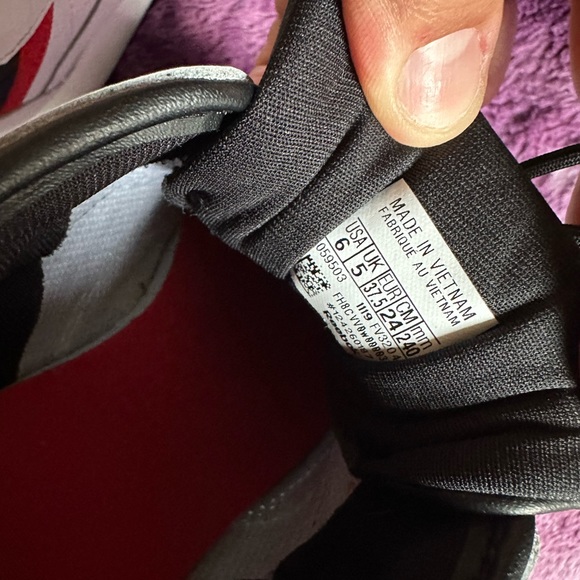 ❌SOLD❌ REEBOK KICKS - Picture 5 of 5